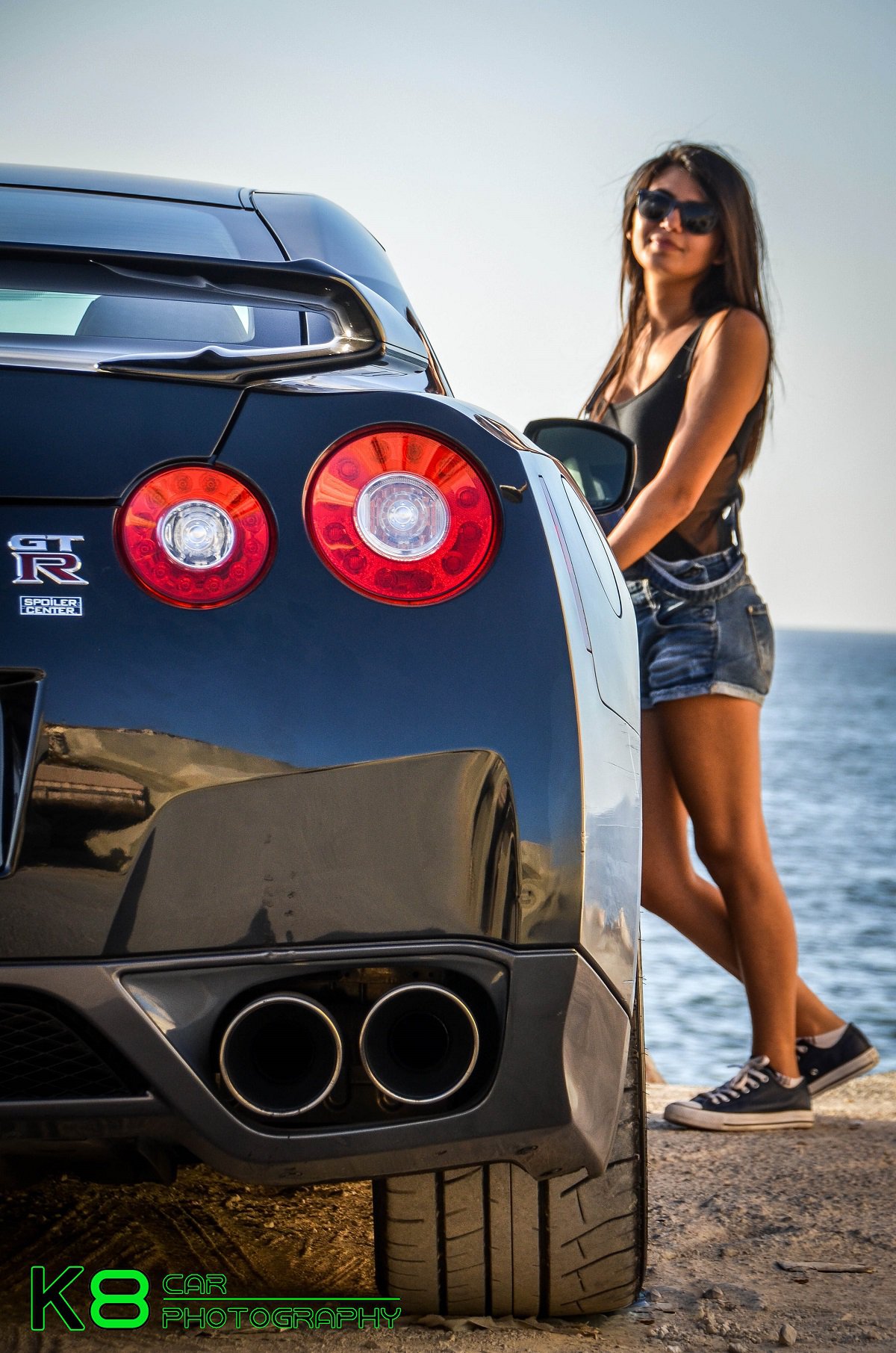 Автомобили и девушки - модель из Ливана и Nissan GT-R
